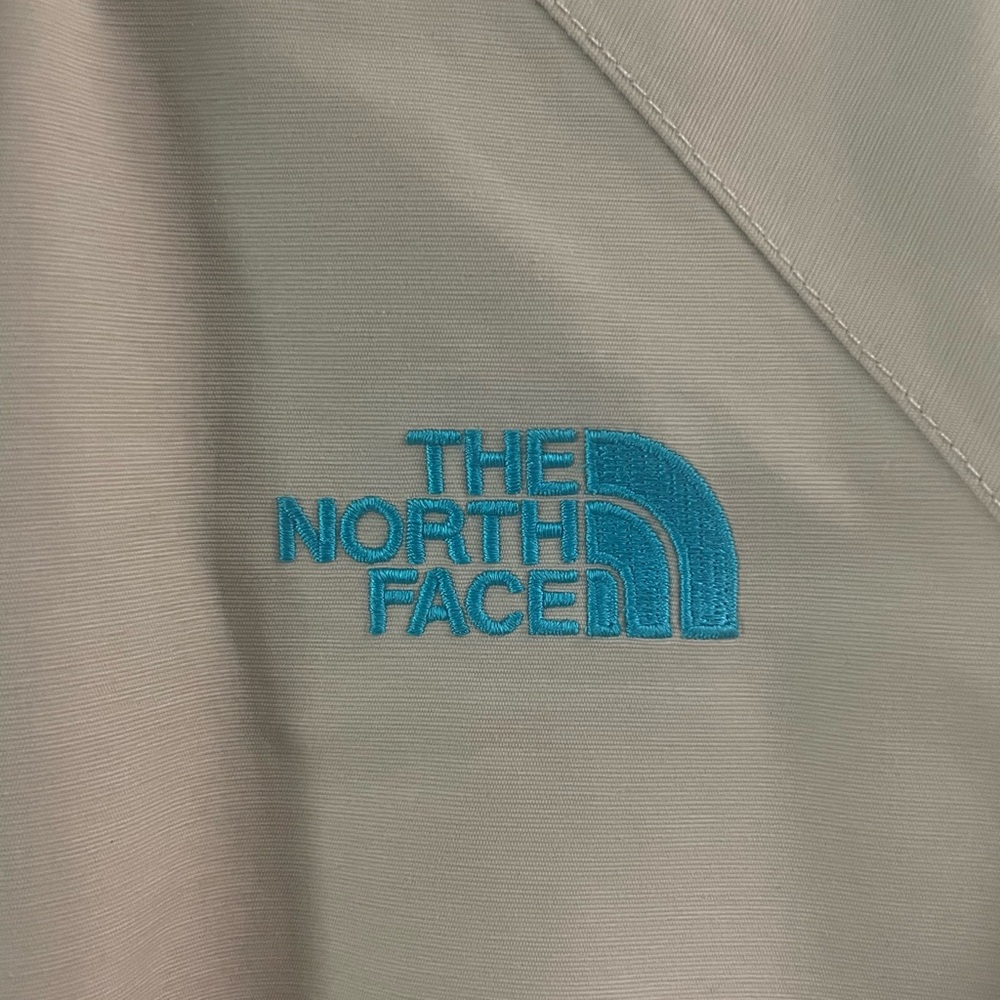 The North Face Beige Jacket with Blue Accents - Picture 2 of 11